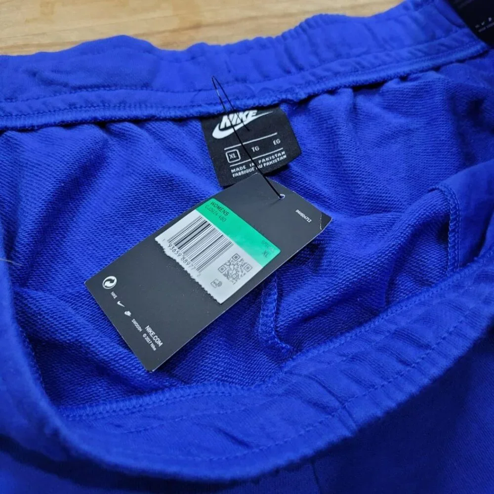 Nike Standard Fit Shorts Womens XL Blue New‎ Tags Pockets Stretch
